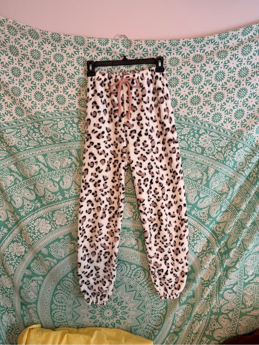 SHEIN White Leopard Print Fleece Joggers